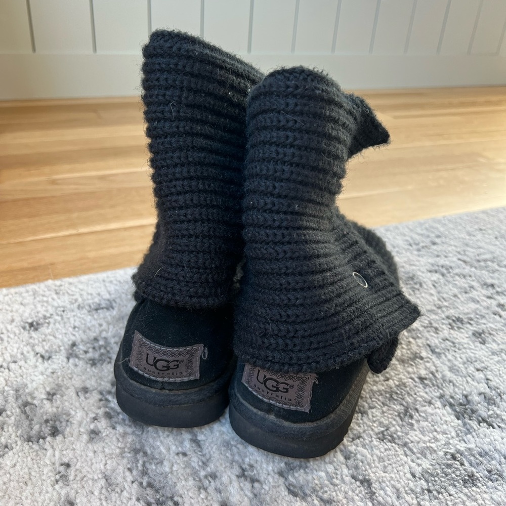 UGG Classic Cardy Knit Boot - size 8